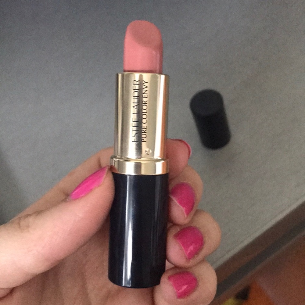 Estee Lauder pure color envy lipstick